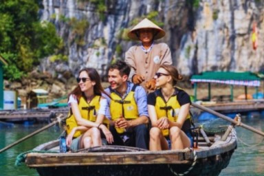 Hanoi - Halong Bay - Ha Tay - Cap La (L, D)